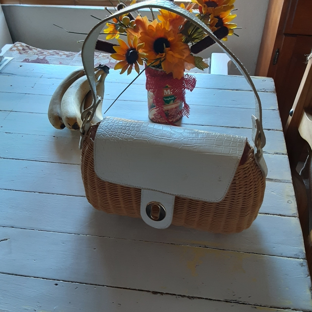 Purse - Picture 2 of 2